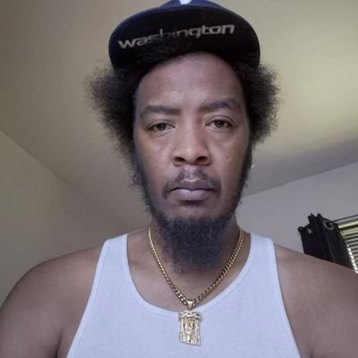 I'm up here to speak to friends b.k.a family if you not that keep tha negative energy away from me on God stay blessed