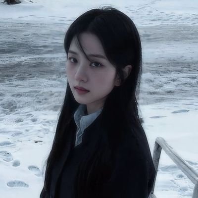 ⠀ ⠀⠀⠀ 𝐻𝑎𝑙𝑓-𝑓𝑎𝑒𝑟𝑖𝑒, 𝘩𝑎𝑙𝑓-𝑡𝑎𝑙𝑒. 𝑊𝑒𝑎𝑣𝑖𝑛𝑔 𝑎𝑙𝑙𝑒𝑔𝑜𝑟𝑖𝑒𝑠 𝑖𝑛 𝑡𝘩𝑒 𝑏𝑜𝑢𝑑𝑜𝑖𝑟. ⠀ ⠀ ⠀ ⠀ ⠀ ⠀ ⠀ ⠀ ⠀ ⠀ ⠀ ⠀ ⠀ ⠀ ⠀ ⠀ ⠀