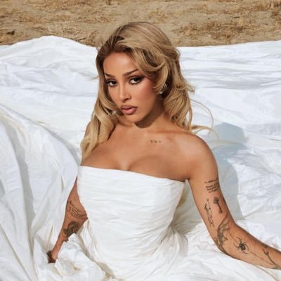 WesArnel's profile picture. Fan Account | Doja Cat 🔛🔝| Seen Doja 3x | Follow for posts and updates on miss Dlamini 💖💖 VIE OUT 9/26 🌹