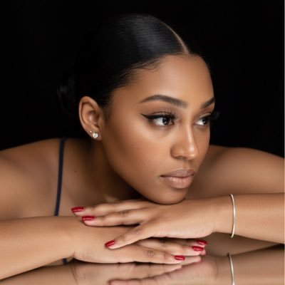 jeanni_71093's profile picture. Apocalypse 14 : 7📣 « Craignez Dieu, et donnez-lui gloire, car l'heure de son jugement est venue »📣 🗣️RÉPENTONS-NOUS  JESUS ARRIVE! IL EST LÀ 🫵🏽🙇🏽‍♀️