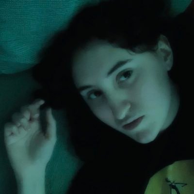 gr4vek1tty's profile picture. she/they ★ ella/elle ★ emo princess ★ stone(r) femme lesbian ★ latina ★ k 💕 ★ NO MINORS