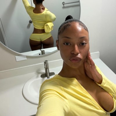 CeecyJ11's profile picture. Graphic Designer, lover of nature