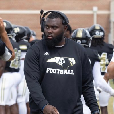 Tight Ends Coach/Recruiting Coordinator @UNCP_Football #BraveNation | CU Football Alum | #WeBetter #TheStandard