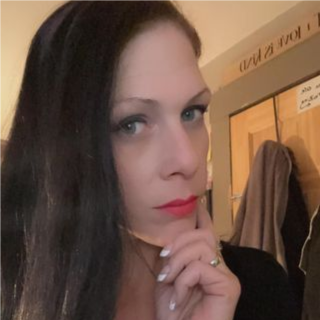 Mother of two. Christian. Constitutionalist. God Bless Donald J. Trump. 🇺🇸 #MAGA 🚫NO DMS🚫