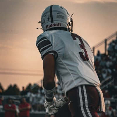 3⭐️ Wr DCHS class of 26| WR/S| 6’0 180lbs | football 🏈and track 🥇| state track 100,200 | 40-4.45
