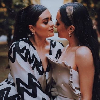 SingOf_ka's profile picture. ela/dela 🏳️‍🌈
#CantandoComAKa🌹//💍M //RBD, Maite P, Calle Y Poché, Friends, Coldplay, Brunna, Priscilla, Carla Diaz, Juliette, Amanda,Vitória, Doramas🫰🏻