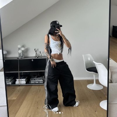 painiFowler's profile picture. Follow me,I will follow back 💯💯💯💯%%%%