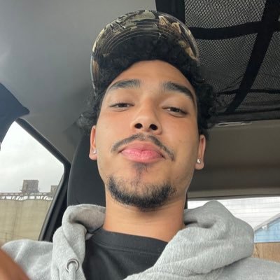 izayaharchuleta's profile picture. 🗿