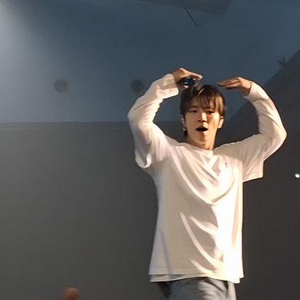 Cho Kyuhyun🐧Lee Donghae🥑
Tempat bucin tapi seringnya ngeluh kehidupan...