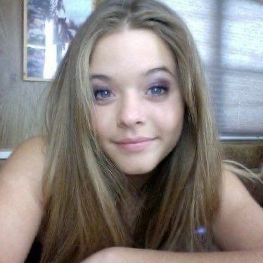 seleputo's profile picture. gomez or go home.