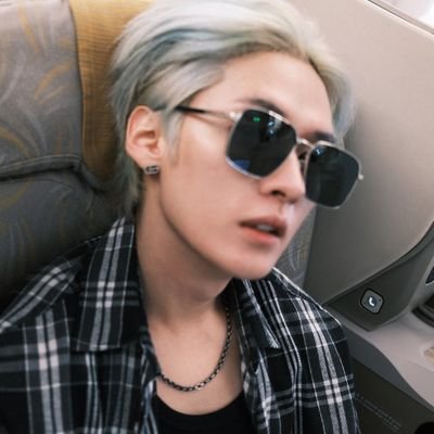 MIHNHOSSI's profile picture. Potrayed 1998 \ ambidextrous, 4D personality. Dancing gem from Stray Kids. LEEKNOW.