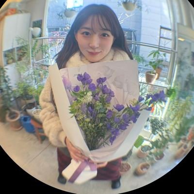 wwwwilili's profile picture. 20⬆️