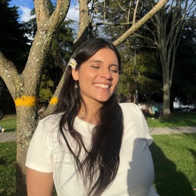 ronicavar's profile picture. 