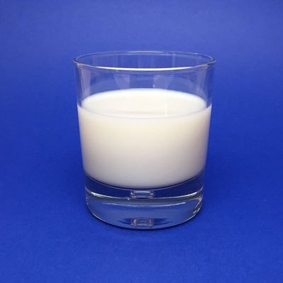 c2cqvjkvxc's profile picture. 도넛은 옛부터 우유와 같이 먹는 게 진리죠.