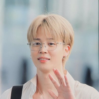 Korean Famous 💜| Celebrating BTS, Jimin & K-pop daily✨
Fast news, viral trends, and nonstop ARMY love. Follow for real-time updates 🎶 Subscribe YTB Channel👇