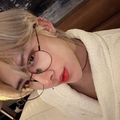 230710_diary's profile picture. saki in solitude; doing a project // personal