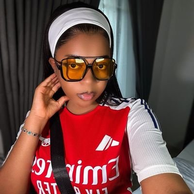 elcrown1002's profile picture. 