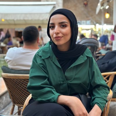 والحلو بالموضوع اني تركت بقلوبهم اثر لو مر مليون شخص ما راح يمحوا نقطة منّه💙
ممرضه💊💉