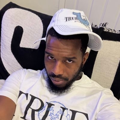 VelleB96161's profile picture. 