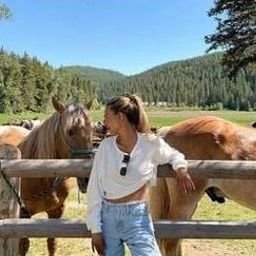 amwaufoow9417's profile picture. 