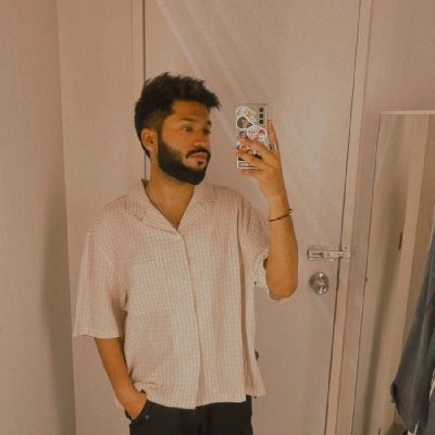 Akash_hOaX's profile picture. ......