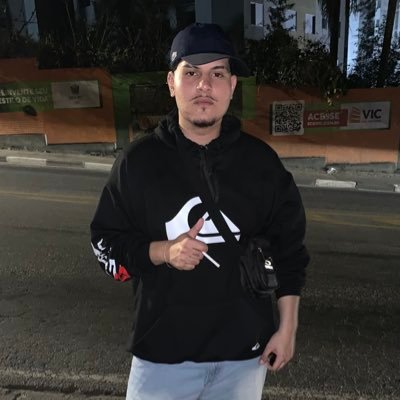 esseamiga's profile picture. putao romântico