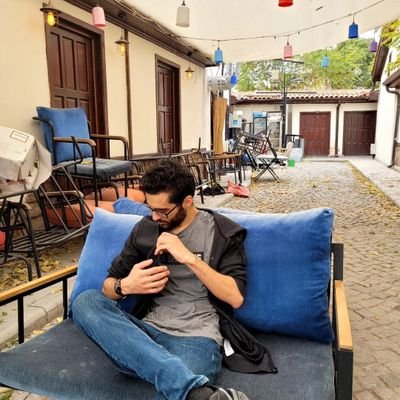 IKuruncu11528's profile picture. bende tanımıyorum.