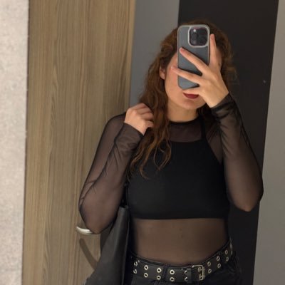 Fargolam's profile picture. حرفي واسه گفتن ندارم،فقط ريت ميكنم