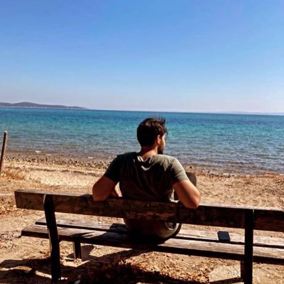 PaPiican's profile picture. Burası benim not defterim ve o anki ruh halime göre her şeyi yazabilirim #Fenerbahçe