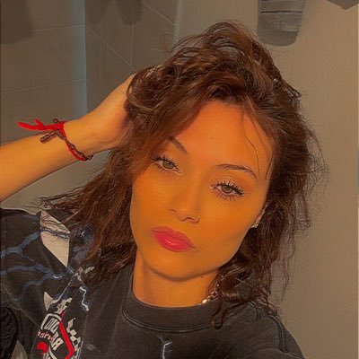 | snap: gay.raee | Instagram : _danielle_rae Lesbian 🌈