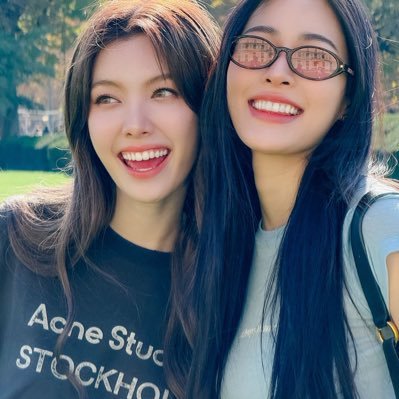 bualluna's profile picture. เป็นโซวอน🩷🩷🩷🩷🩷🩷🩷🩷🩷 รุ่นบุกเบิกที่รักพี่หลิงน้องออมแบบไม่มีเงื่อนไข 💜💜🫶🏻🫶🏻🫶🏻