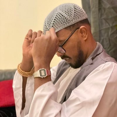 مدير عام لشؤون الواطة | ناطق رسمي باسم العطالة | منسق عام للماشي وجاي | متفلسف عالي للطُرُش