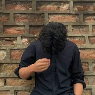 rexwashere99's profile picture. dominant, lot of jokes. orangnya tertutup, terbuka saat mandi doang