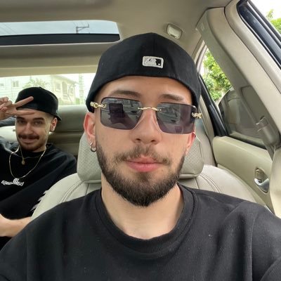 si1wna's profile picture. بالاخوات کیه؟بگو بیاد با خوارش