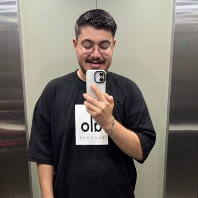 callmelilpimp's profile picture. زندگی سخت تر چیزی بود که فکرشو میکردم