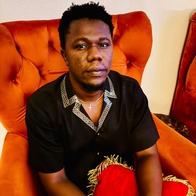 JEnweliku's profile picture. I help small SaaS founders turn new users into paying users by writing & optimizing high-converting onboarding flows