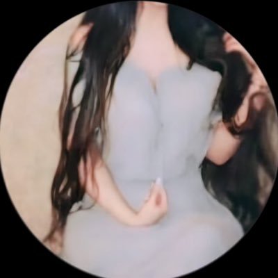 3sal_do3n22's profile picture. صاحبة عرش الجمال وصانعة دستوره.. سيدة عذب الوصوف معربن مجناها.. ساكنه بيت القصيد و سابحه ف بحوره.. وكل خصله من خصال المترفه تزهاها… الخاص 🚫❌