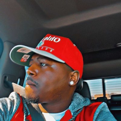 jbell5000's profile picture. From https://t.co/Rj1WkaA3Cc.Louis Illinois I'm a father first everything else after  that, Ohio State Buckeyes Football, gym, hiking,