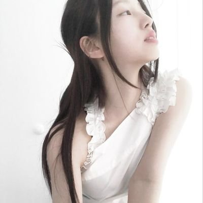 figurekd's profile picture. wandering through life with a vintage heart and an utterly modern dream. believe in the poetry of a handwritten note and the elegance of being perfectly mystery