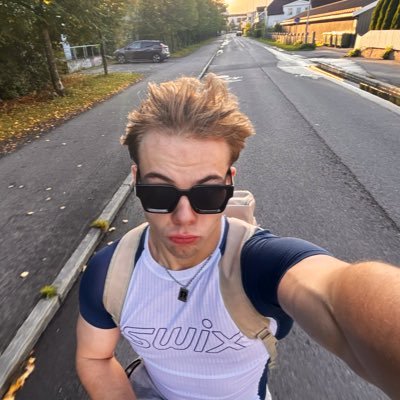 JonnnnnnE's profile picture. nr.1 Rain fan
Wanna be journalist