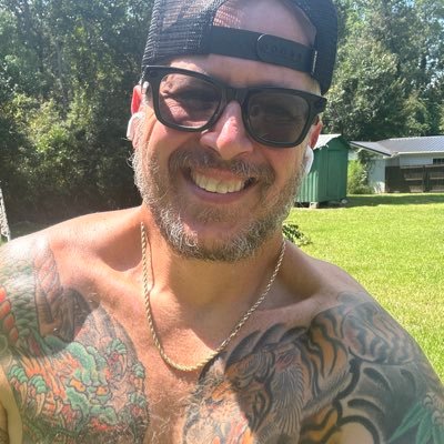 Cmullis77's profile picture. dad of a bunch  and believes in god and loves football 🏈