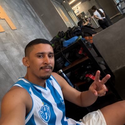 _21Pimentell's profile picture. • RJ •