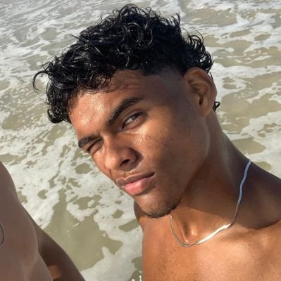 wenotc_'s profile picture. que a vida seja jazz.                                                                                                           problemas de confiança & mentais