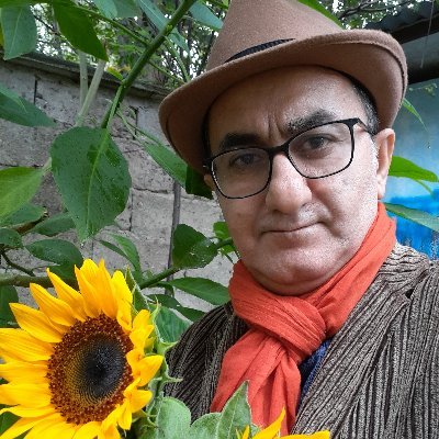 zarbindaar's profile picture. لازم نیست عجله کنیم. لازم نیست بدرخشیم. لازم نیست کسی باشیم مگر خودمان.  
***
ویرجینیا ولف ترجمه‌ی فرناز حائری