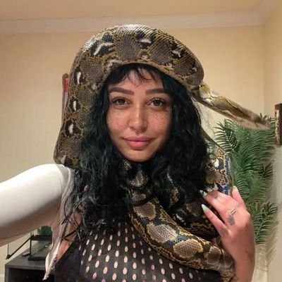Rhianwhite356's profile picture. Skull lover ☠️💀 fun to be with living the best live I can 💕❤️🖤🥰🤪😝💋💓❣️