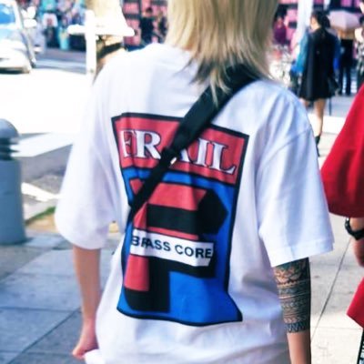 Neo_ellegarden's profile picture. エルレ、FACT、SHADOWS、frail、 THE ELEPHANT MAN、311、レッチリ、レイジ、NIRVANAは特に好き。洋楽も邦楽も音楽が好き。ライブないと生きていけない人。 豆腐メンタル。