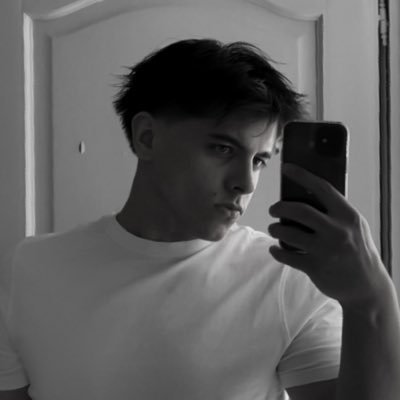 CxmyFx's profile picture. 