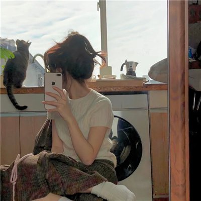 vlaufoo70352's profile picture.