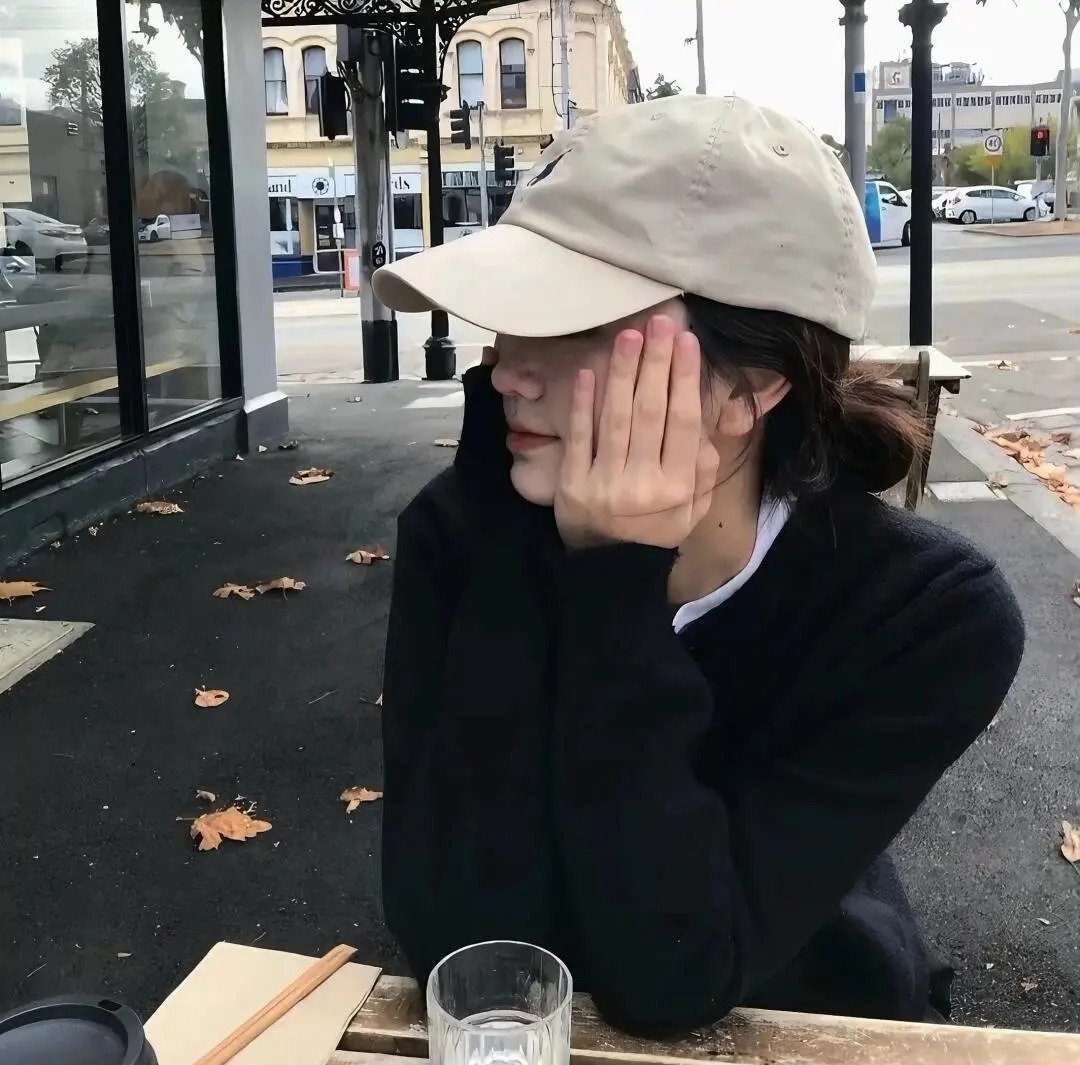 olevod61957's profile picture. 