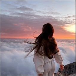 Vaarsee617555's profile picture. The future is female.